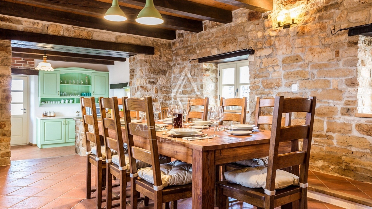Casa rustica in pietra con piscina, Istria, Tinjan