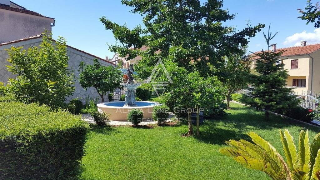 Casa con quattro appartamenti circondati da una natura bella, istria, medulina