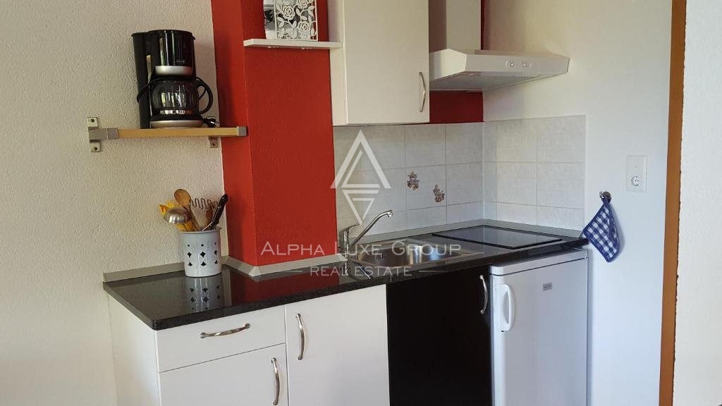 Casa con quattro appartamenti circondati da una natura bella, istria, medulina