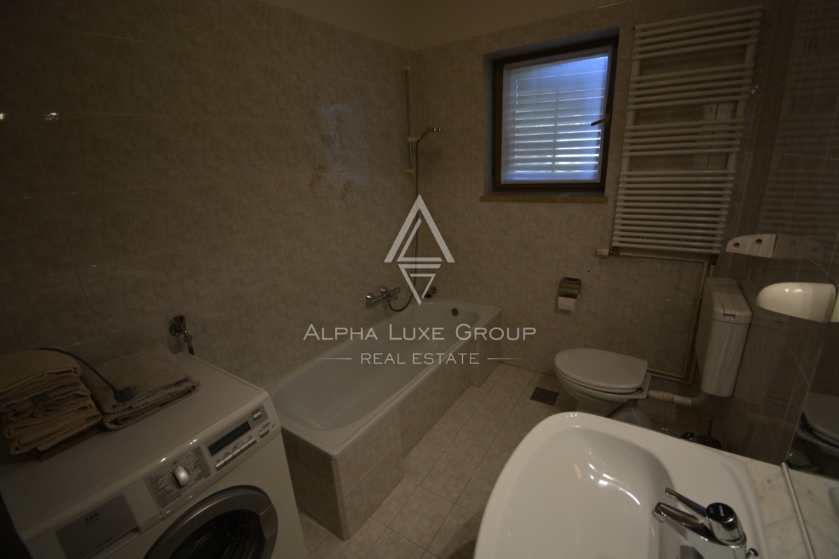 ALPHA LUXE GROUP in vendita, casa con vista panoramica sul mare e sulle isole, casa con due appartamenti, OPATIJA