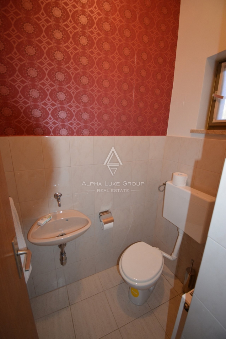 ALPHA LUXE GROUP in vendita, casa con vista panoramica sul mare e sulle isole, casa con due appartamenti, OPATIJA