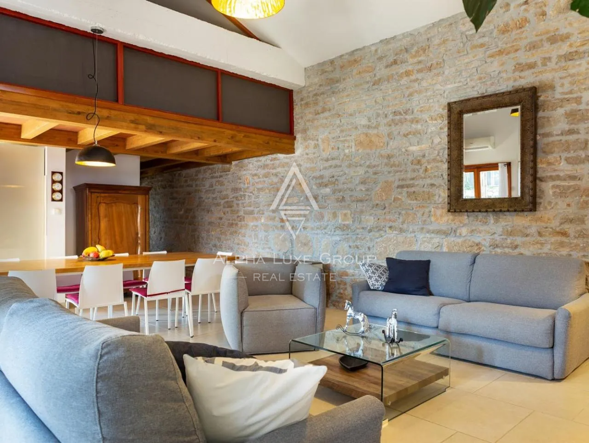 Pazin, Istria – Villa in pietra ristrutturata con piscina