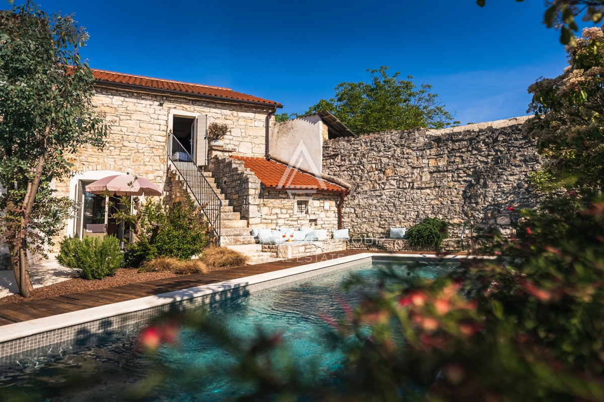 Kanfanar, Istria: Elegante villa in pietra ristrutt.