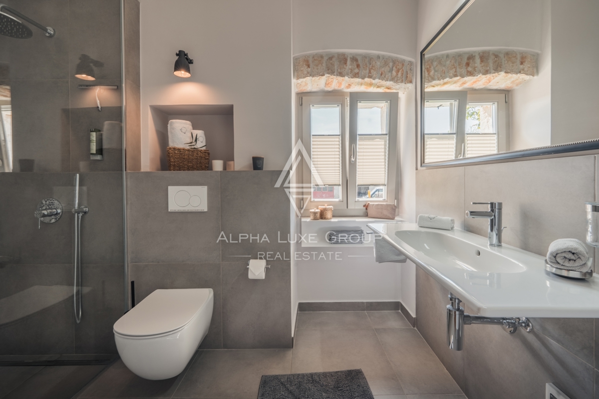 Kanfanar, Istria: Elegante villa in pietra ristrutt.