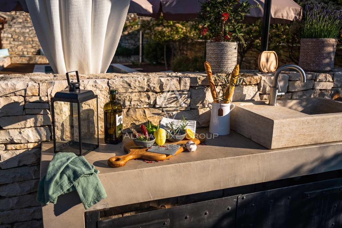 Kanfanar, Istria: Elegante villa in pietra ristrutt.