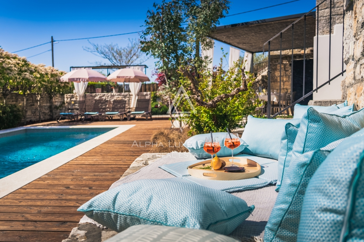 Kanfanar, Istria: Elegante villa in pietra ristrutt.