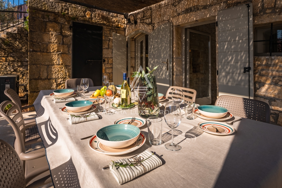 Kanfanar, Istria: Elegante villa in pietra ristrutt.