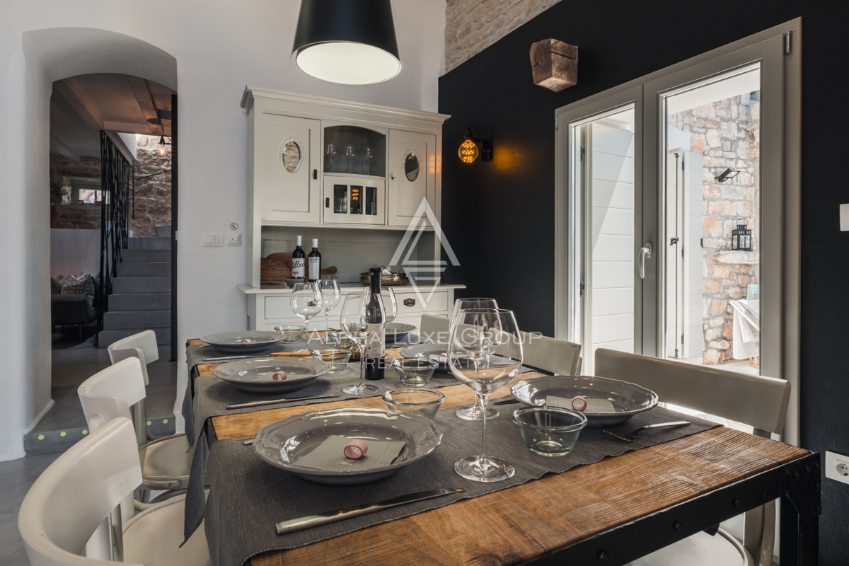 Kanfanar, Istria: Elegante villa in pietra ristrutt.