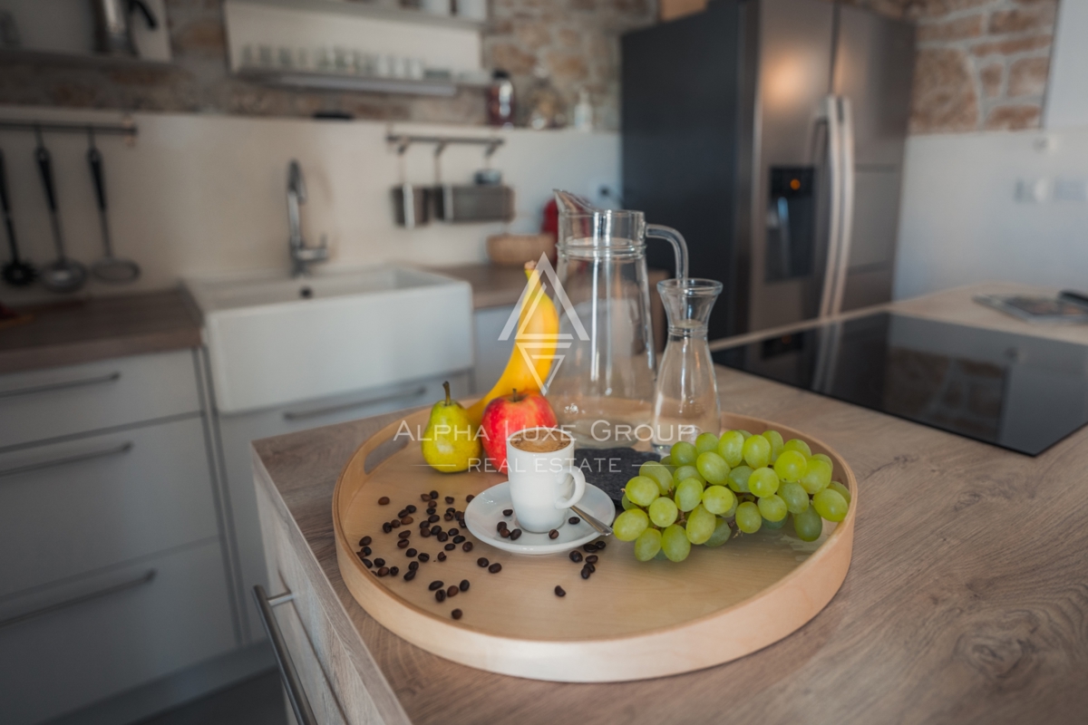 Kanfanar, Istria: Elegante villa in pietra ristrutt.