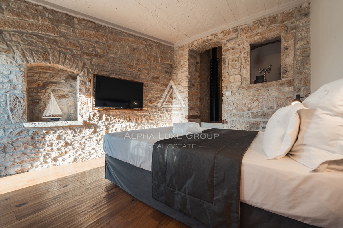 Kanfanar, Istria: Elegante villa in pietra ristrutt.