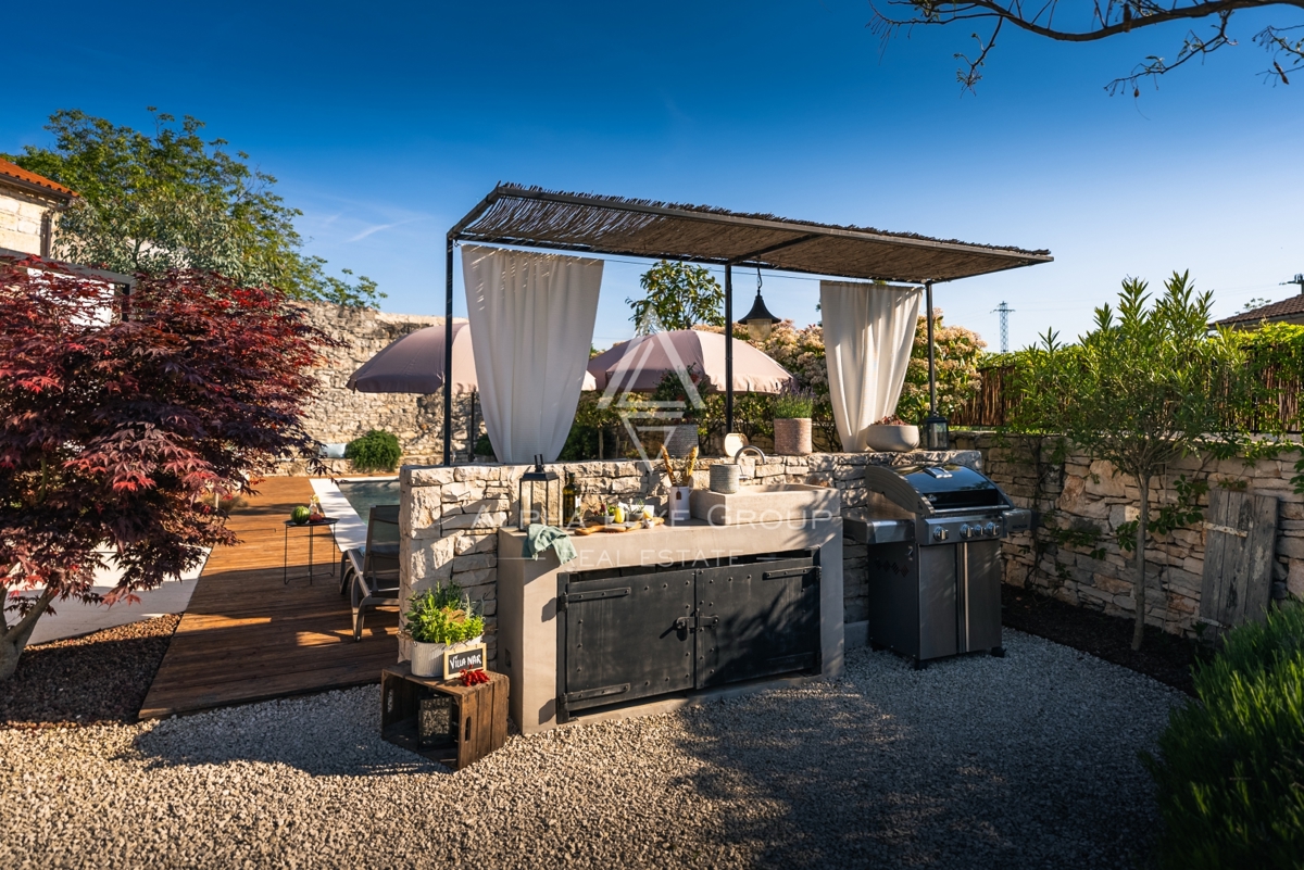 Kanfanar, Istria: Elegante villa in pietra ristrutt.