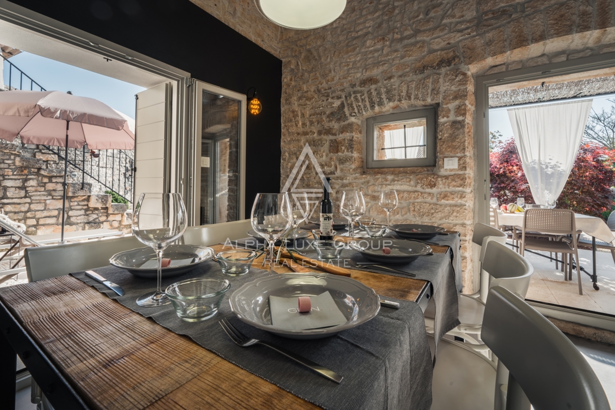 Kanfanar, Istria: Elegante villa in pietra ristrutt.