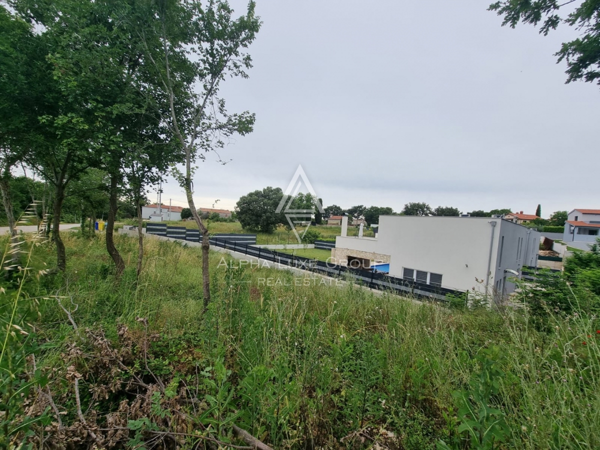 Terreno Juršići, Svetvinčenat, 693m2