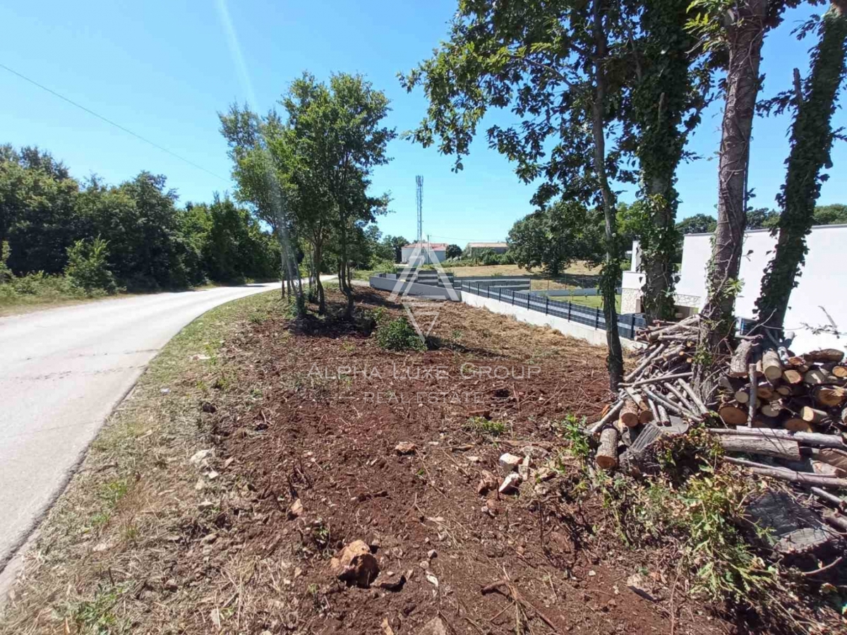 Terreno Juršići, Svetvinčenat, 693m2