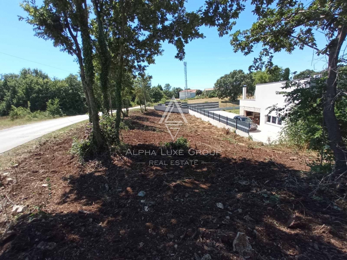 Terreno Juršići, Svetvinčenat, 693m2