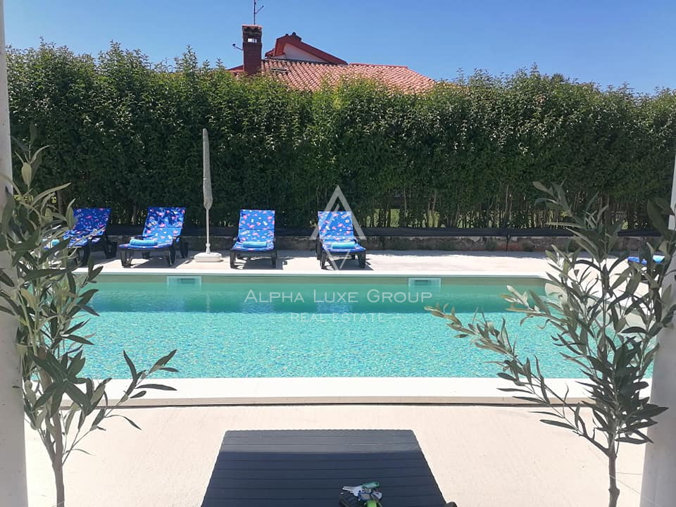 Istria, Poreč: Casa moderna con piscina e mare