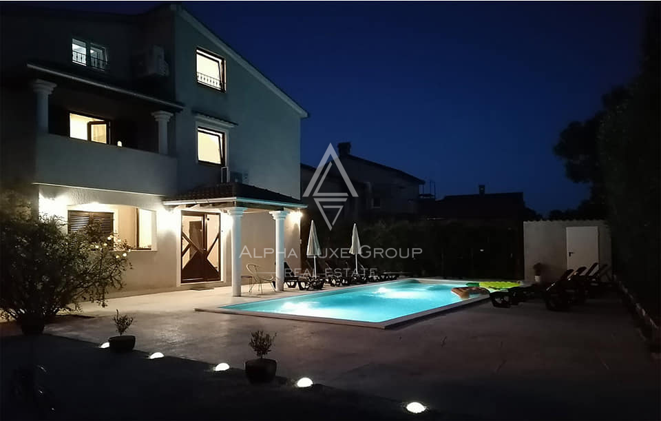 Istria, Poreč: Casa moderna con piscina e mare