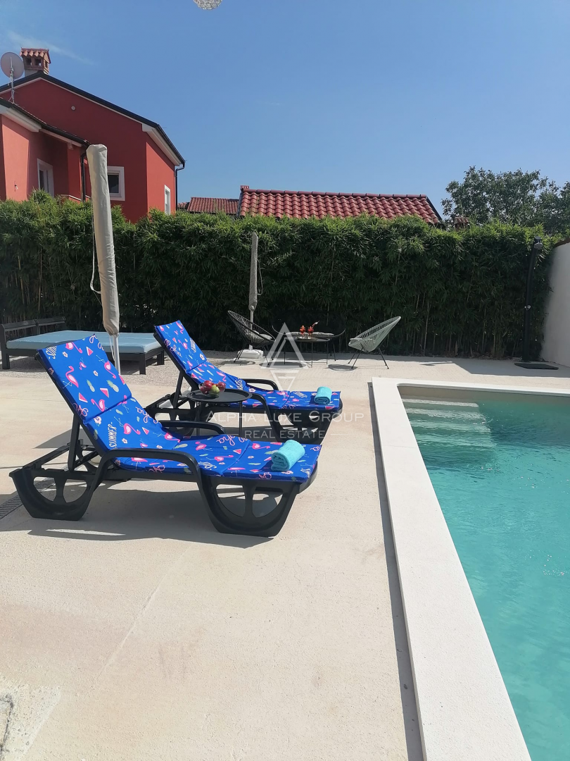 Istria, Poreč: Casa moderna con piscina e mare