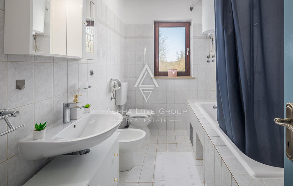 Istria, Poreč: Casa moderna con piscina e mare