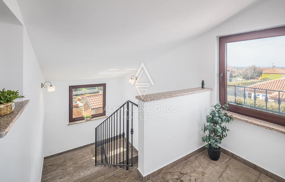 Istria, Poreč: Casa moderna con piscina e mare