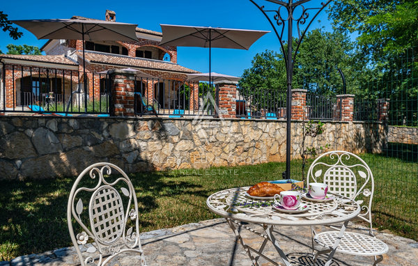 Istria, Višnjan: Villa in pietra con piscina e privacy