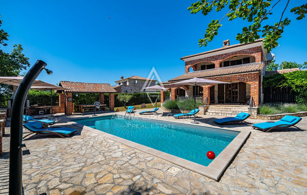 Istria, Višnjan: Villa in pietra con piscina e privacy