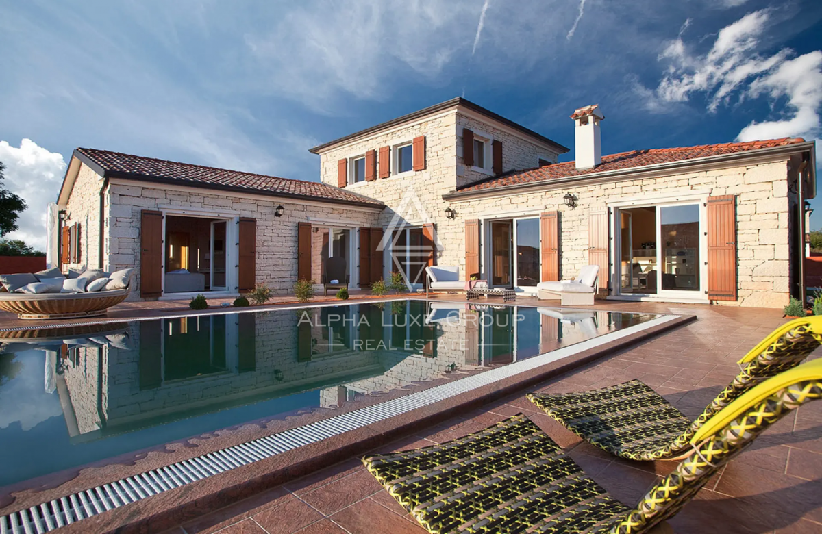 Istria, Svetvinčenat – Villa moderna con piscina