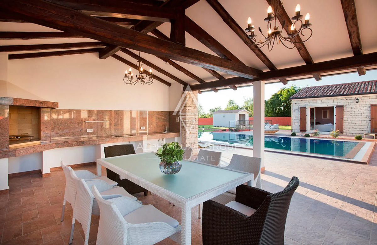 Istria, Svetvinčenat – Villa moderna con piscina