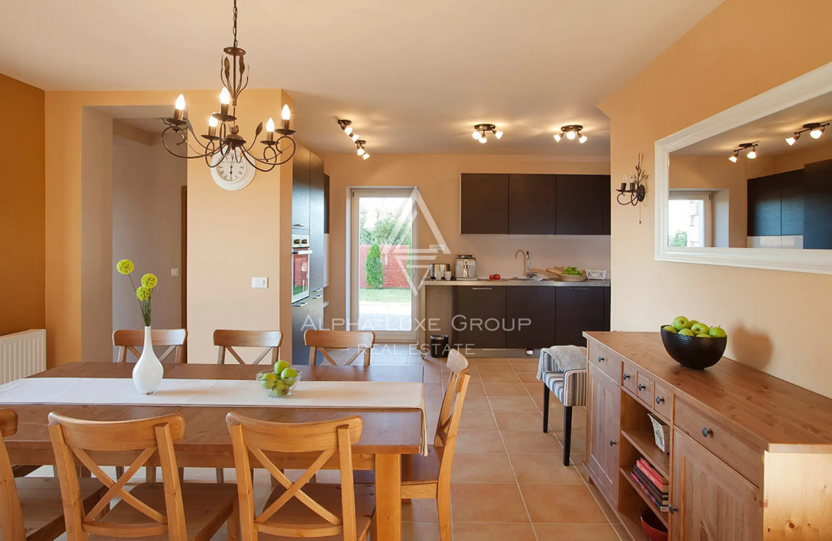 Istria, Svetvinčenat – Villa moderna con piscina