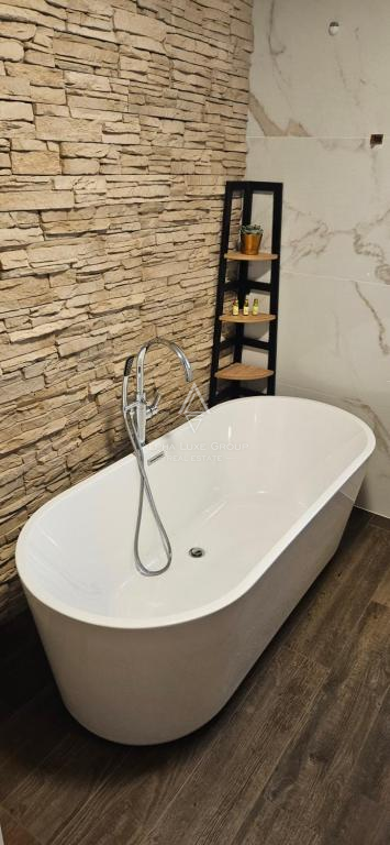 Istria, Momjan: Villa di lusso con vista panoramica