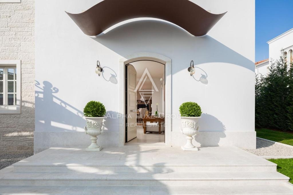 Istria, Poreč – Villa di lusso con piscina e vista mare
