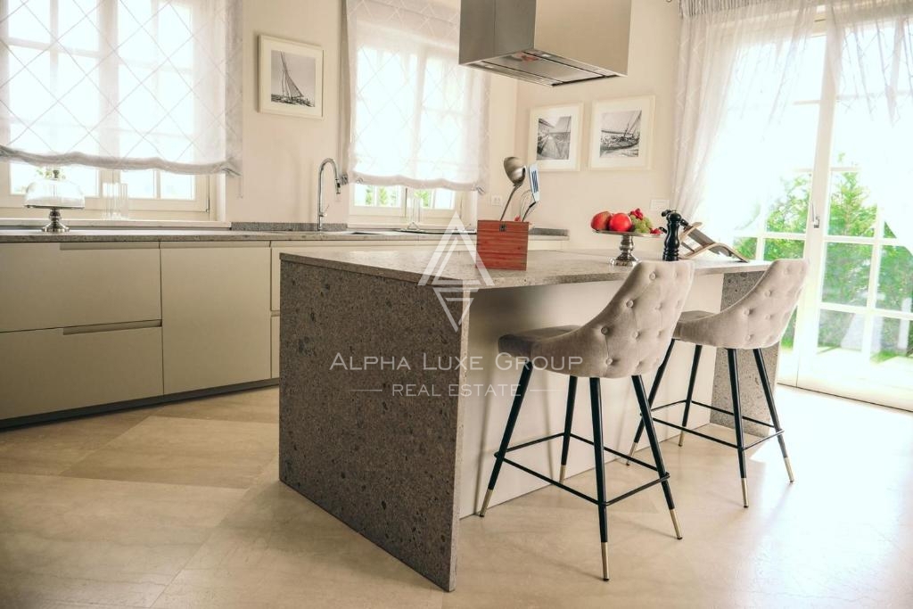 Istria, Poreč – Villa di lusso con piscina e vista mare