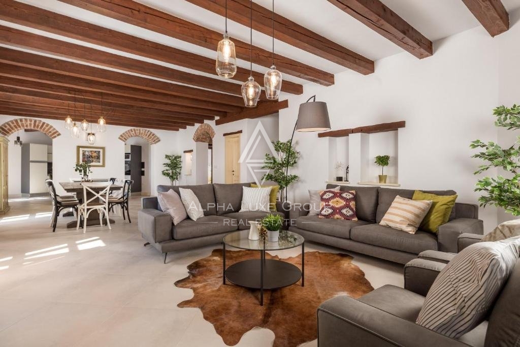 Splendida villa in pietra con piscina e ampio giardino, Istria, Parenzo