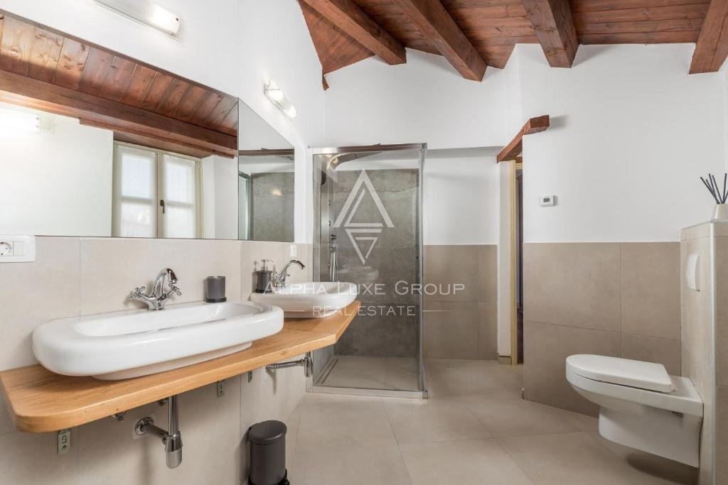 Splendida villa in pietra con piscina e ampio giardino, Istria, Parenzo