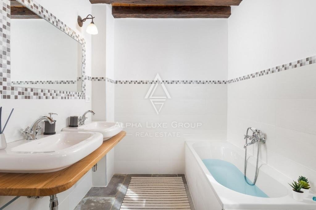 Splendida villa in pietra con piscina e ampio giardino, Istria, Parenzo