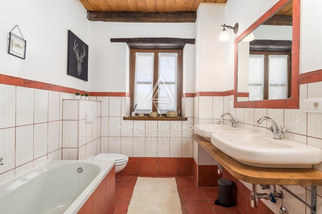 Splendida villa in pietra con piscina e ampio giardino, Istria, Parenzo