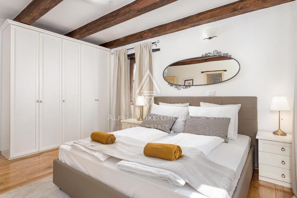 Splendida villa in pietra con piscina e ampio giardino, Istria, Parenzo