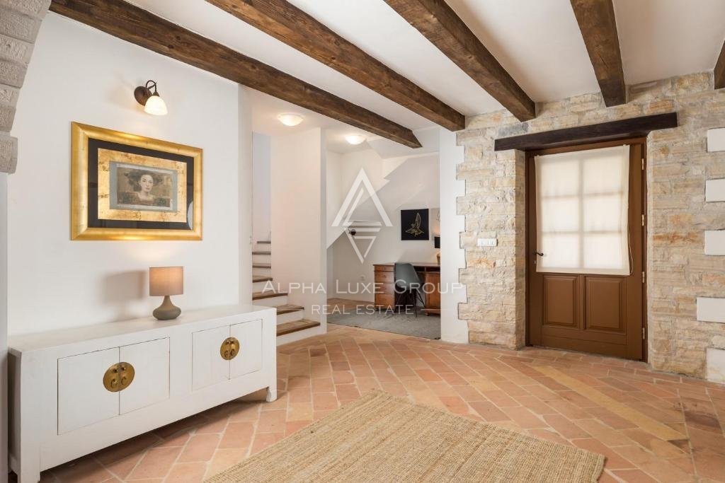 Splendida villa in pietra con piscina e ampio giardino, Istria, Parenzo