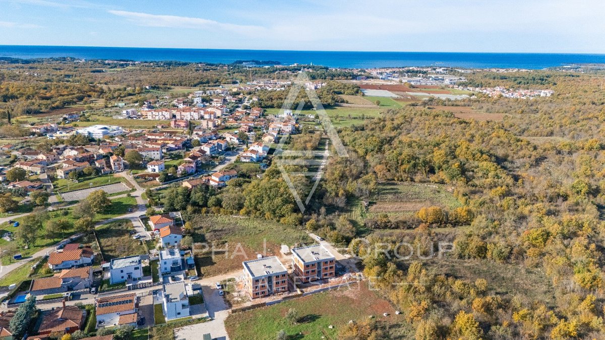 Istria, Poreč – Lussuoso appartamento nuovo al 1° piano, a 3 km dal centro città in vendita