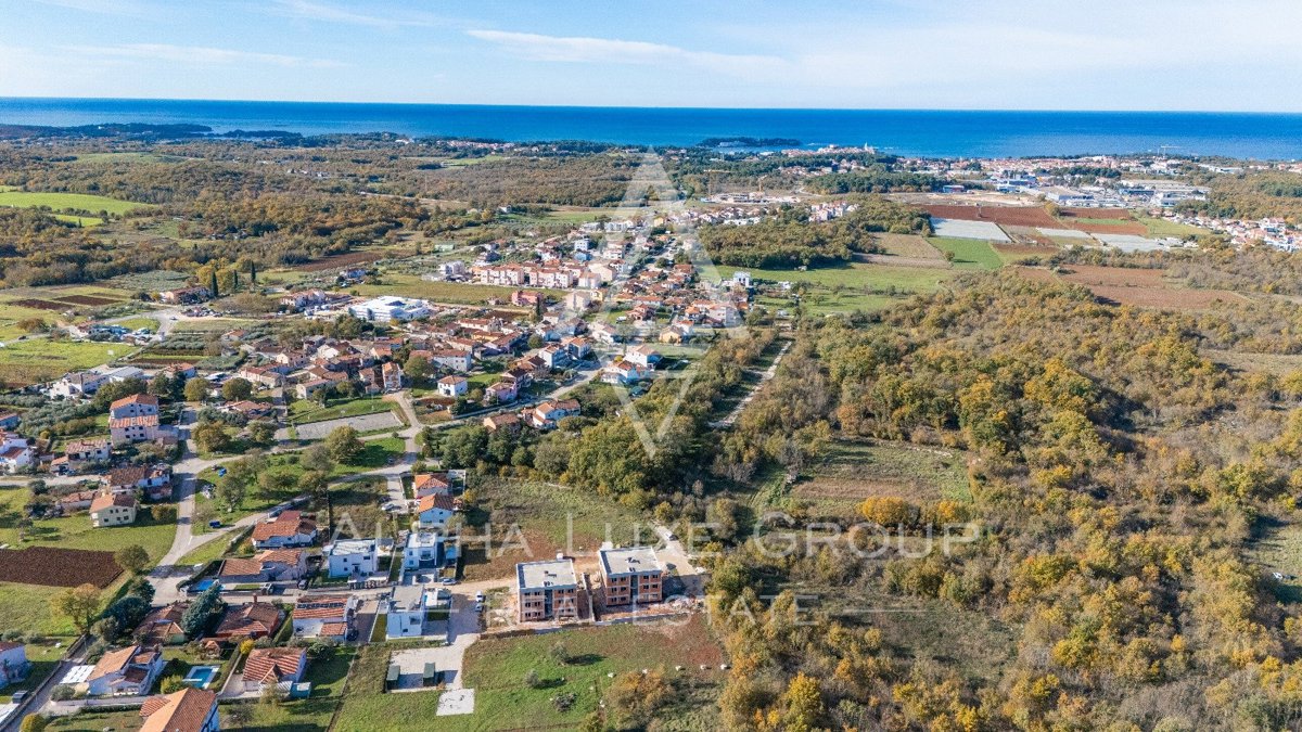 Istria, Poreč – Lussuoso appartamento nuovo al 1° piano, a 3 km dal centro città in vendita