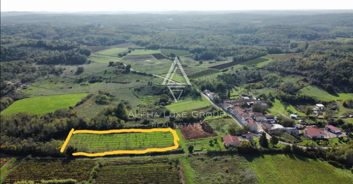 Istria, Višnjan: Terreno edificabile in tranquillo villaggio istriano in vendita