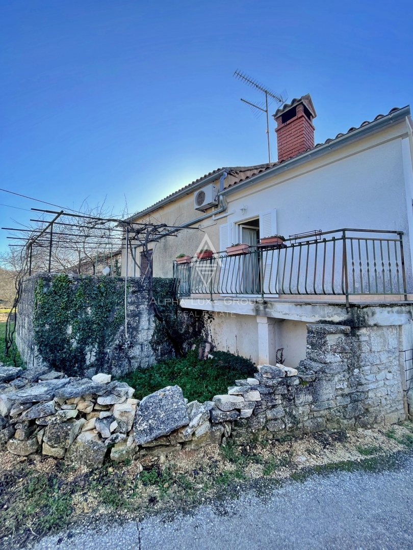 Istria, Kanfanar – Casa in pietra con fienile, cortile e opzioni di acquisto flessibili in vendita