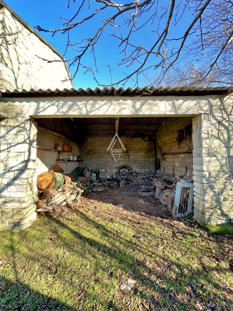 Istria, Kanfanar – Casa in pietra con fienile, cortile e opzioni di acquisto flessibili in vendita