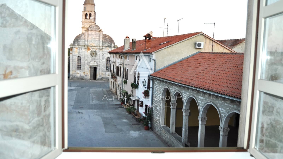 Istria, Svetvinčenat – Appartamento storico con vista sul castello e sul mare