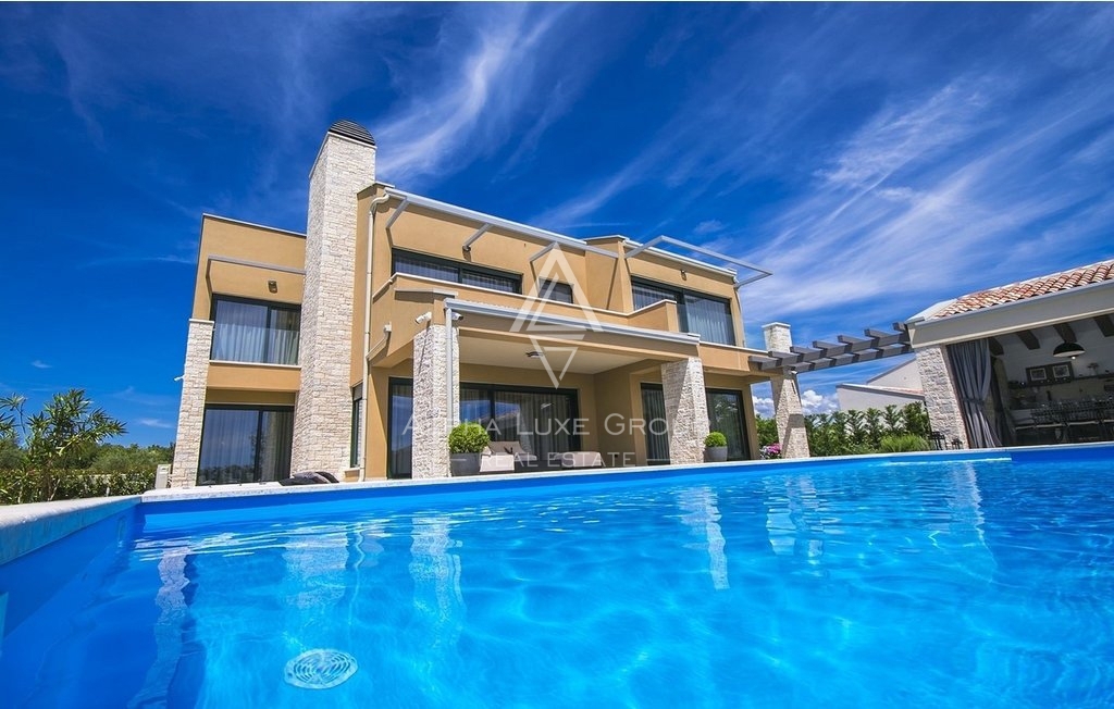 Istria, Sveti Lovreč - Villa moderna con piscina e grande giardino