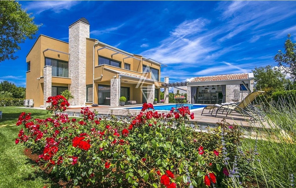 Istria, Sveti Lovreč - Villa moderna con piscina e grande giardino