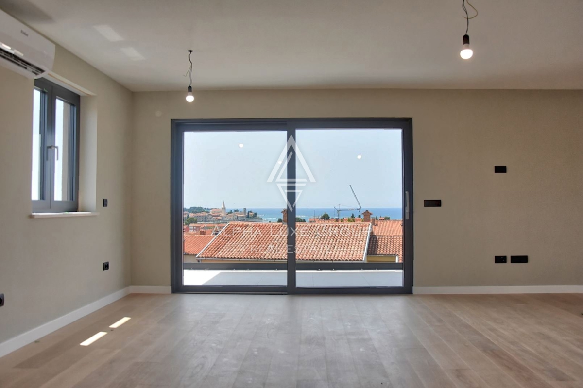 Istria, Poreč – Attico di lusso con vista mare mozzafiato e terrazza privata sul tetto