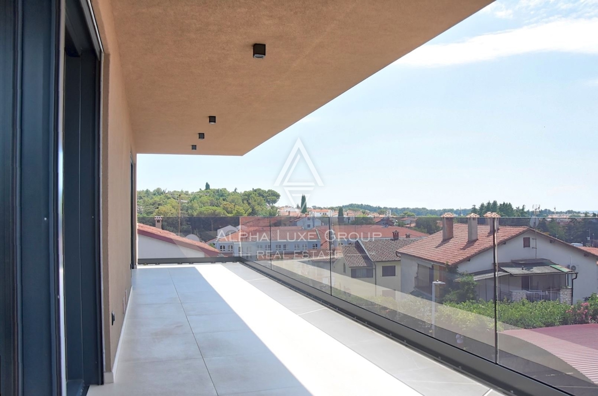 Istria, Poreč – Attico di lusso con vista mare mozzafiato e terrazza privata sul tetto