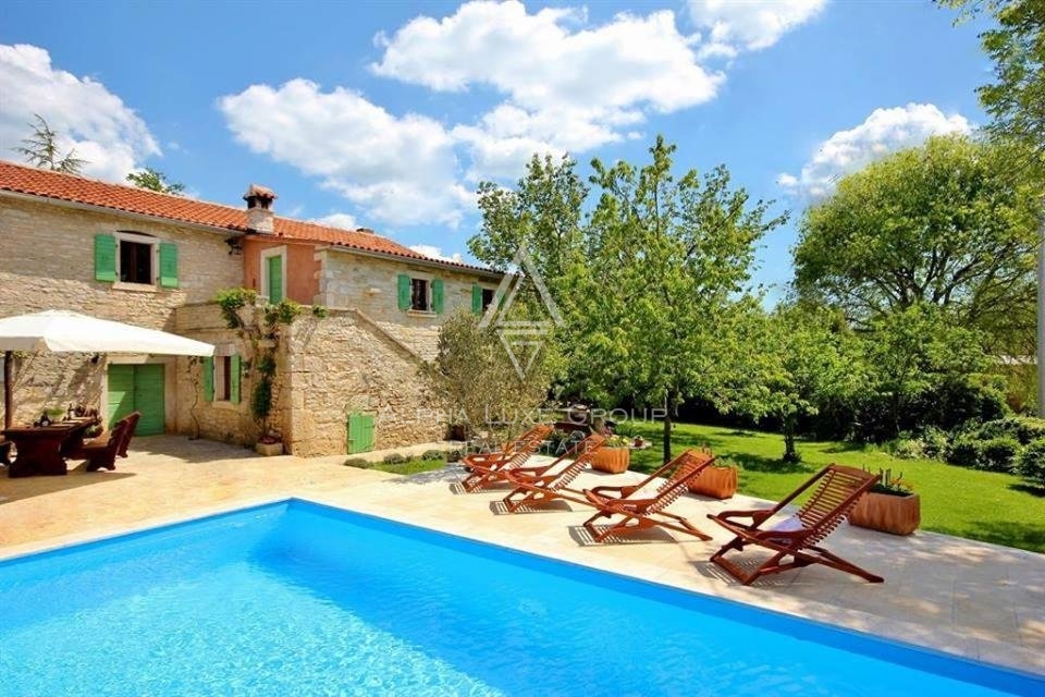 Istria, Žminj – Autentica casa in pietra istriana con piscina in vendita