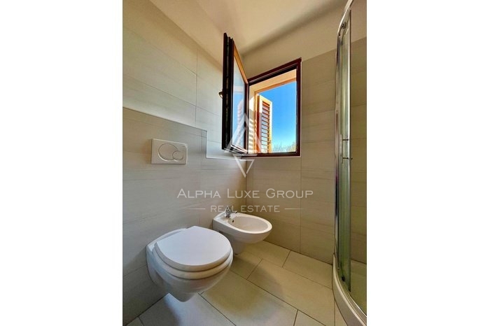 BELLISSIMO APPARTAMENTO VICINO AL MARE E AL CENTRO CITTÀ, CON VISTA MARE, CITTANOVA, ISTRIA